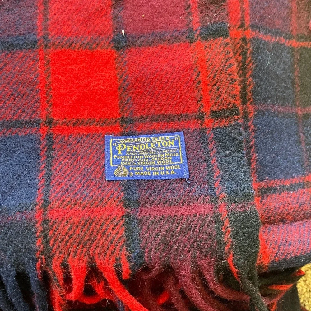 Vtg Pendleton Robe in a Bag Stadium Blanket‎ Plaid Fringe Red Blue Throw 76x42